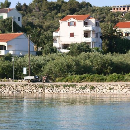 Apartments And Rooms By The Sea Jakisnica, Pag - 4160 Lun  Εξωτερικό φωτογραφία