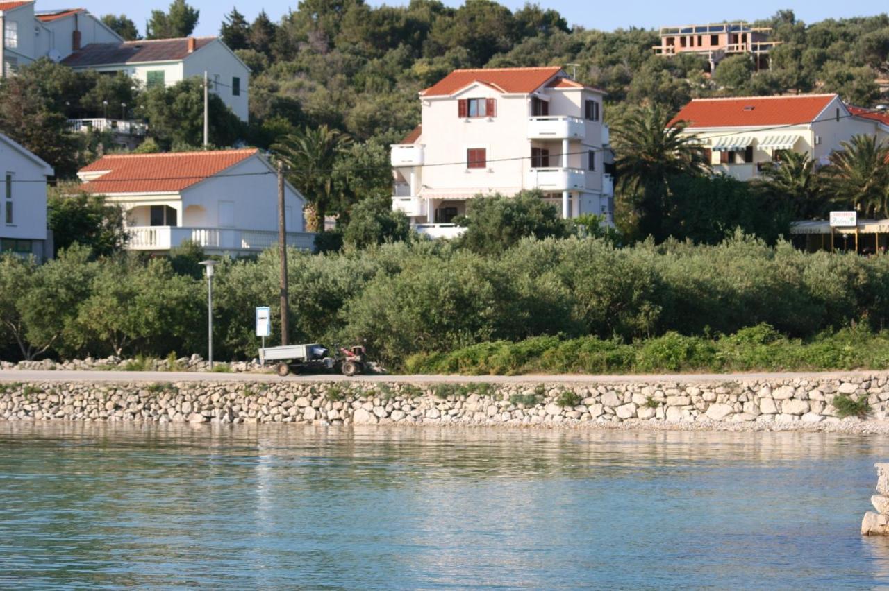 Apartments And Rooms By The Sea Jakisnica, Pag - 4160 Lun  Εξωτερικό φωτογραφία