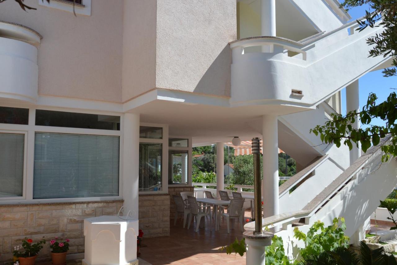 Apartments And Rooms By The Sea Jakisnica, Pag - 4160 Lun  Εξωτερικό φωτογραφία