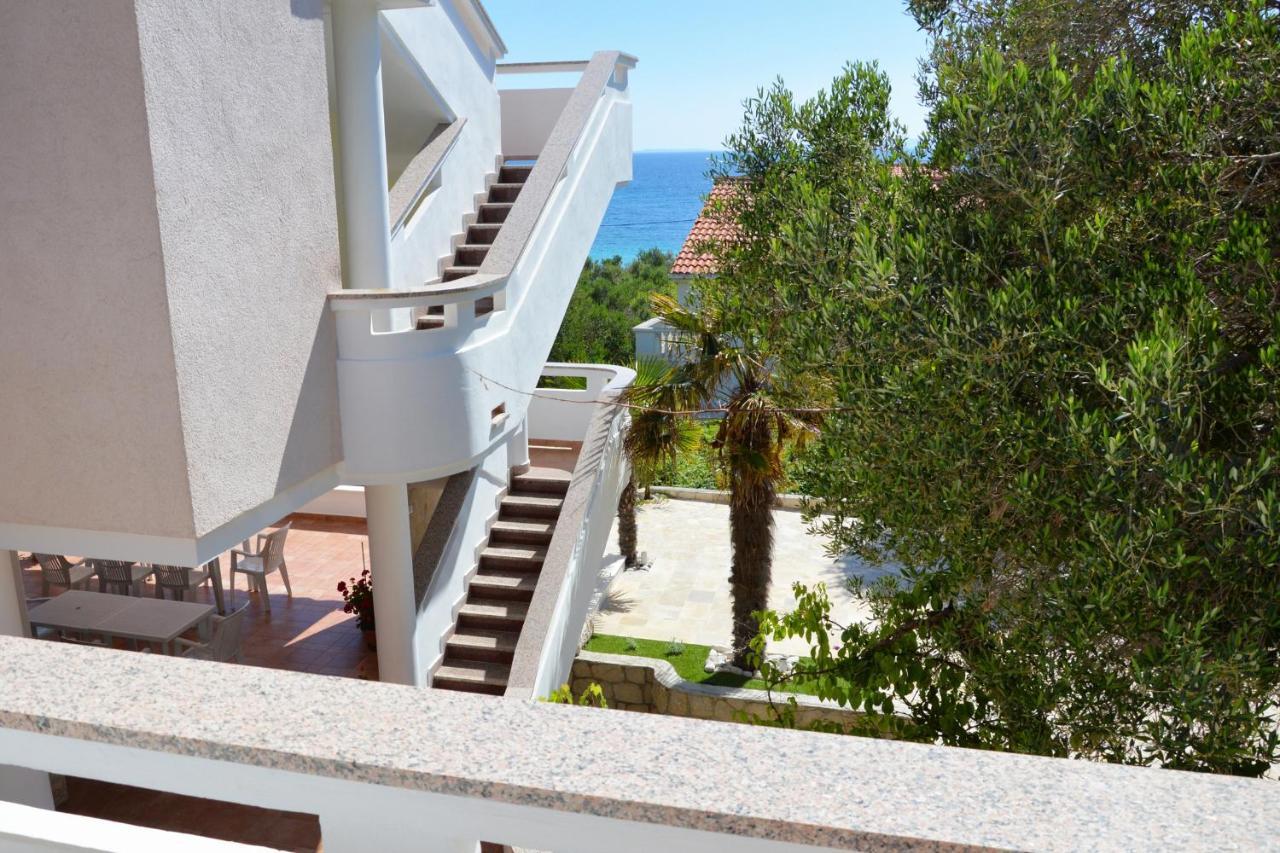 Apartments And Rooms By The Sea Jakisnica, Pag - 4160 Lun  Εξωτερικό φωτογραφία