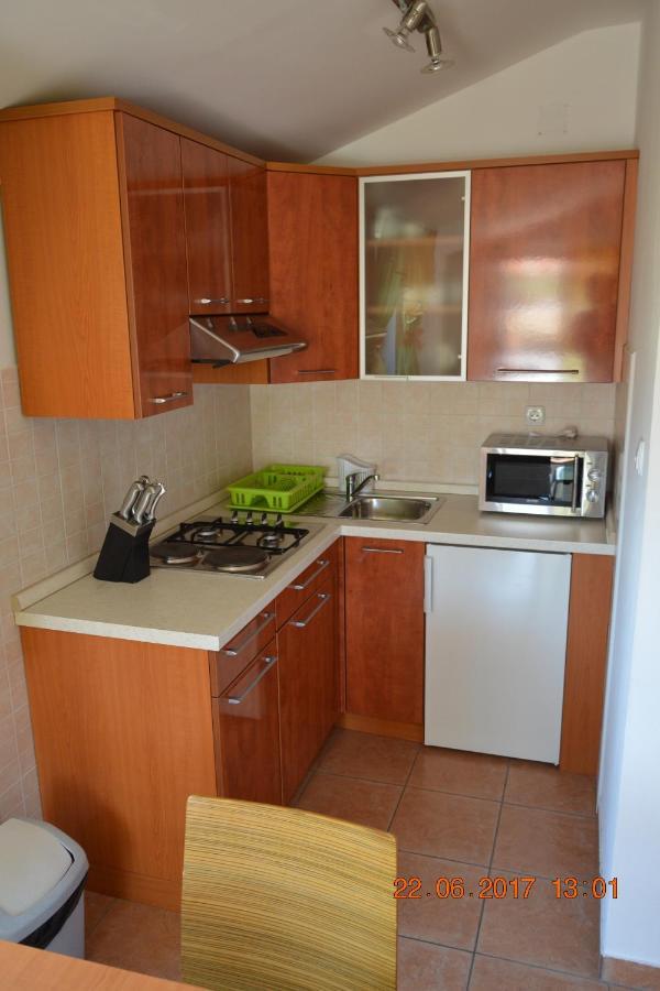 Apartments And Rooms By The Sea Jakisnica, Pag - 4160 Lun  Εξωτερικό φωτογραφία