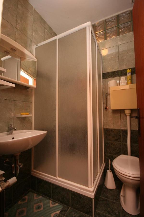 Apartments And Rooms By The Sea Jakisnica, Pag - 4160 Lun  Εξωτερικό φωτογραφία