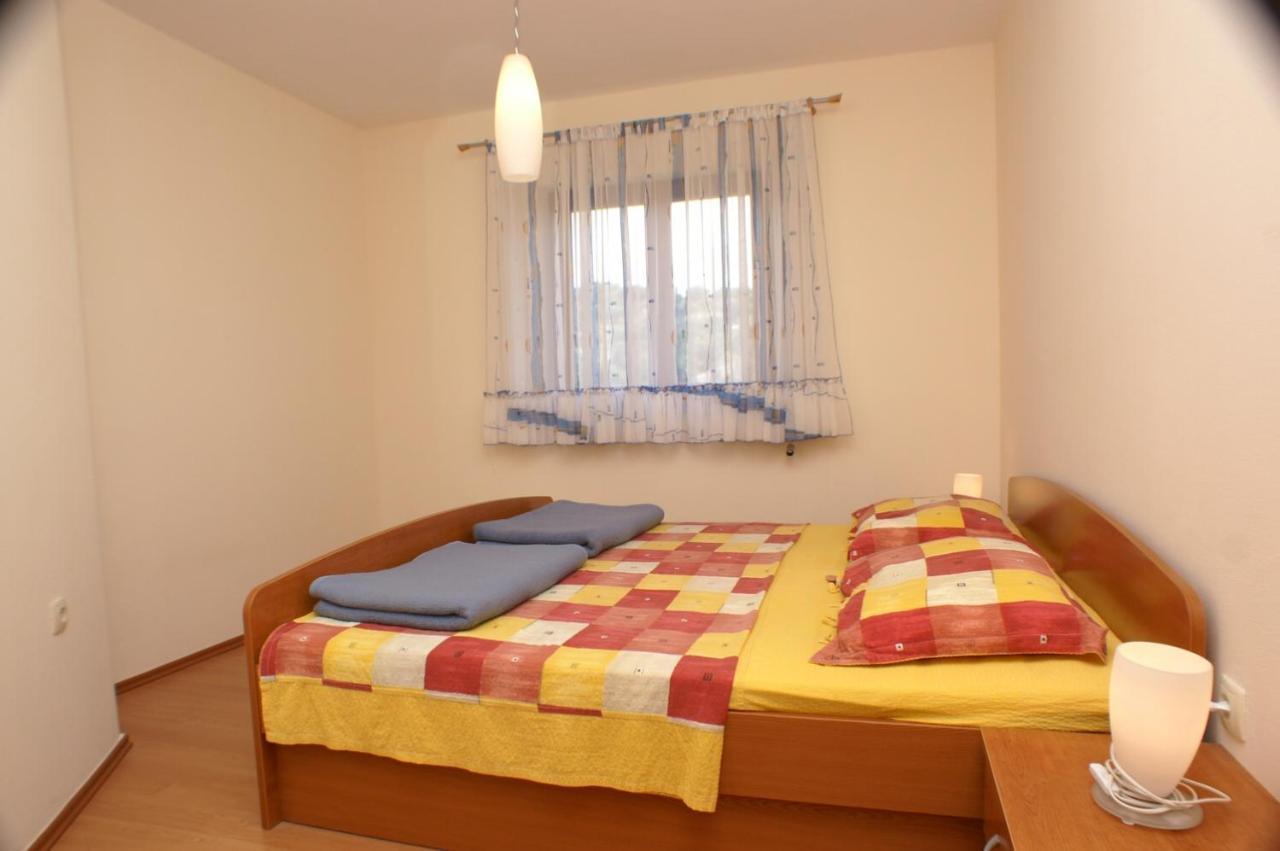 Apartments And Rooms By The Sea Jakisnica, Pag - 4160 Lun  Εξωτερικό φωτογραφία