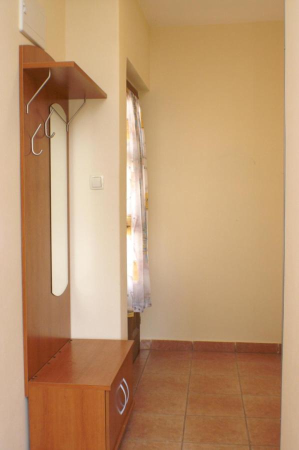 Apartments And Rooms By The Sea Jakisnica, Pag - 4160 Lun  Εξωτερικό φωτογραφία