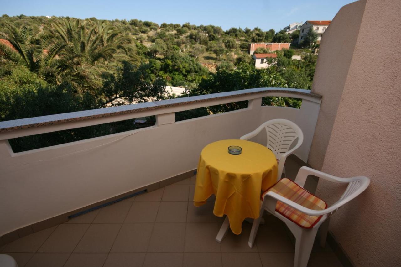 Apartments And Rooms By The Sea Jakisnica, Pag - 4160 Lun  Εξωτερικό φωτογραφία
